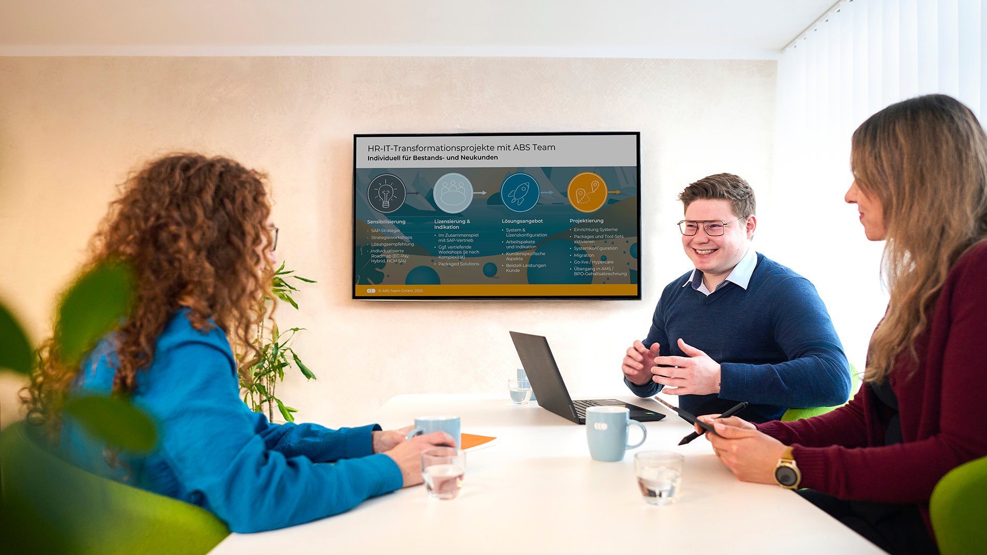 brainstorming-grosser-monitor-unsere-partner